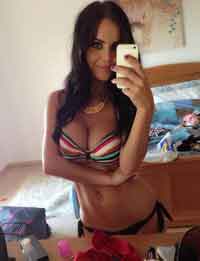 single woman in Delhi seeking casual date